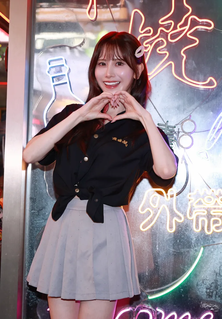 名取久留美平時在家不穿胸罩，解放34F上圍。彭欣偉攝