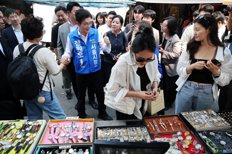 鄭愿伍（圖）是共同民主黨的首爾市長候選人，將挑戰現任市長吳世勳。路透社