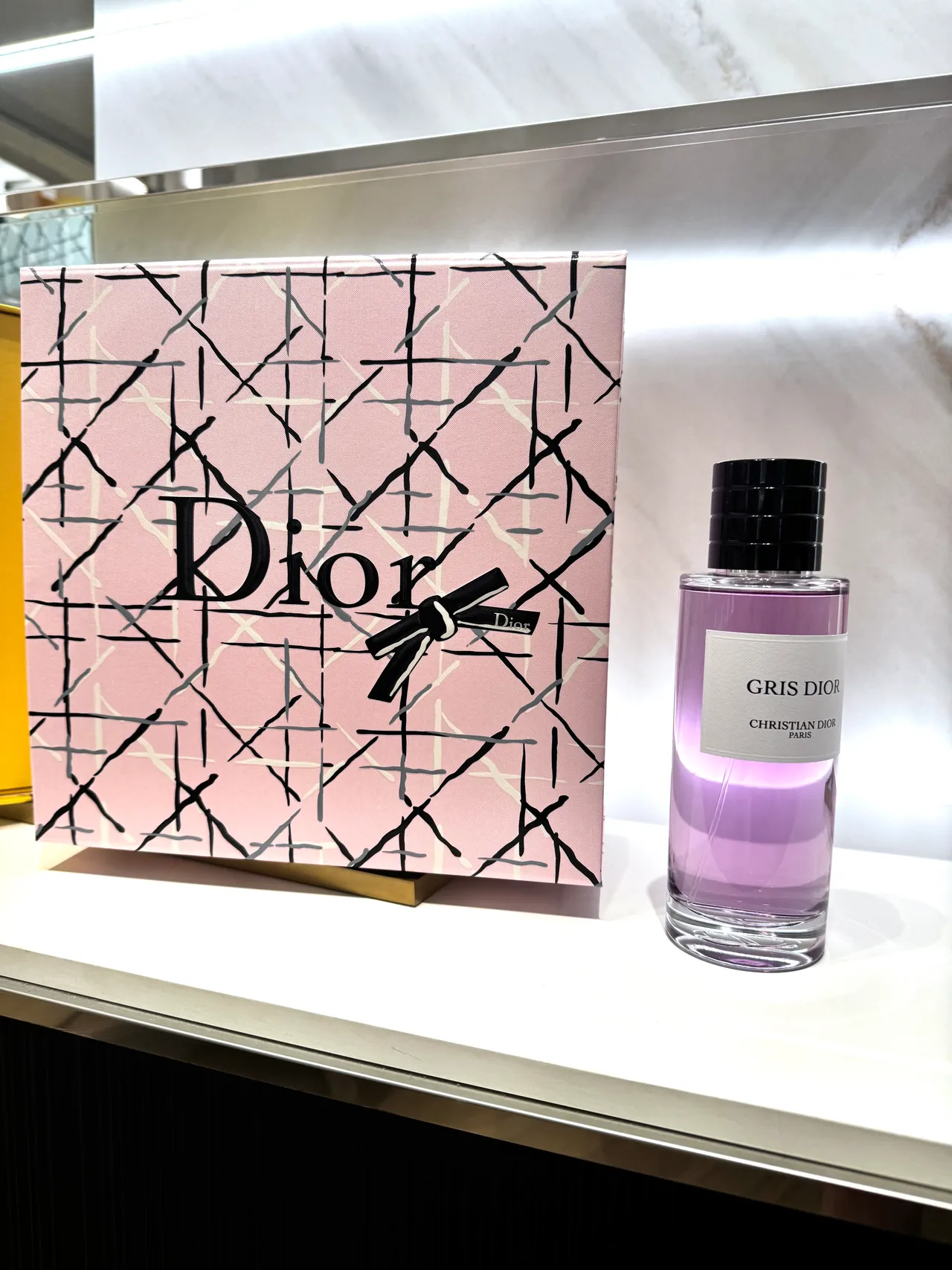 蒙田大道香氛夏日藤格限量版，100ml／1萬1200元。張家玲攝