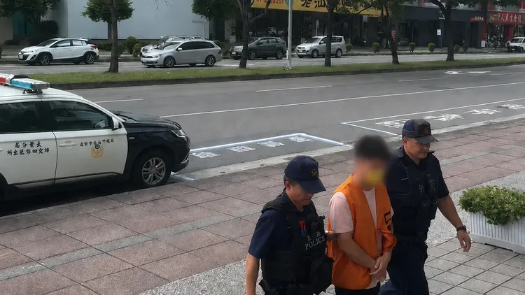 警方逮捕嫌犯送辦。翻攝畫面