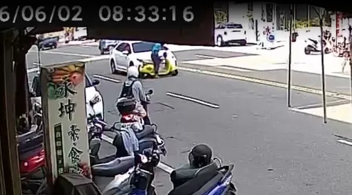 阿伯「鬼切」險被撞...竟是為了買肉包　網友歪樓敲碗「告訴我哪家」
