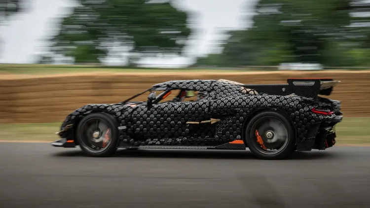 Koenigsegg Sadair's Spear的1:1 LEGO車，在英國Goodwood Hillclimb賽道完成測試，最終寫下111km/h的驚人成績。LEGO官網照片