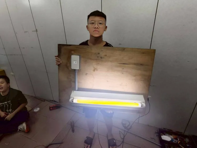 學員獨力完成水電實作，成果有模有樣。珍妮主任提供