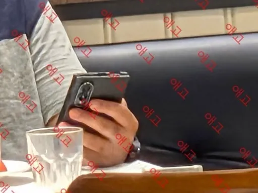 三星新摺疊機現身！Galaxy Z Fold8寬版設計曝光