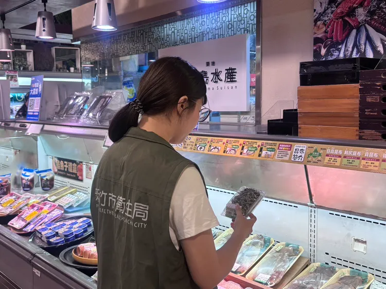 稽查人員抽驗。竹市衛生局提供