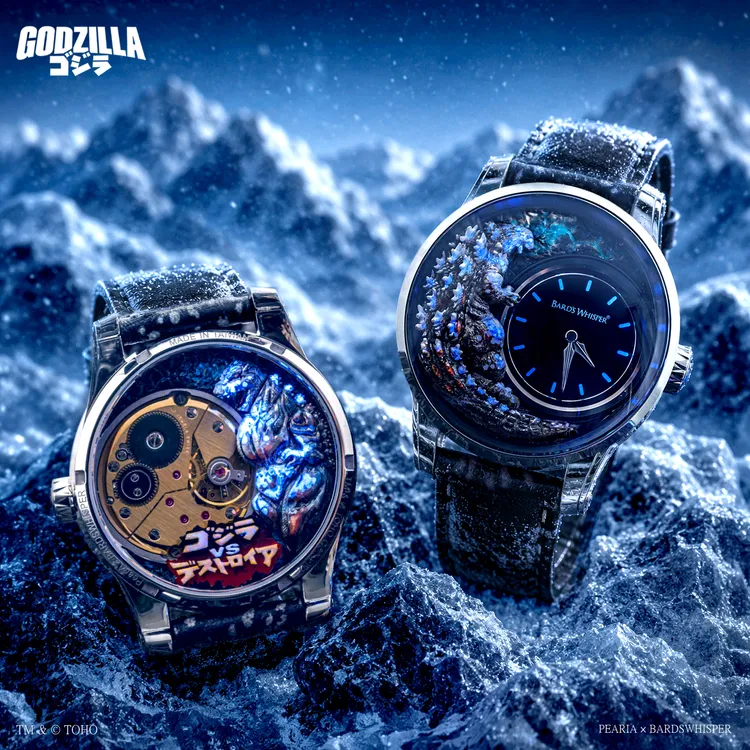 PeariA × Bard’s Whisper紅蓮哥吉拉30周年紀念・手工高階收藏錶，冰霜純銀款，42mm，316不鏽鋼搭配黑色DLC錶殼，純銀微型金屬雕刻、手工微繪錶盤，台灣手工職人製作真皮錶帶，瑞士ETA7001手動上鍊機芯，動力儲存42小時，防水深度30米，15萬8000元。品牌提供