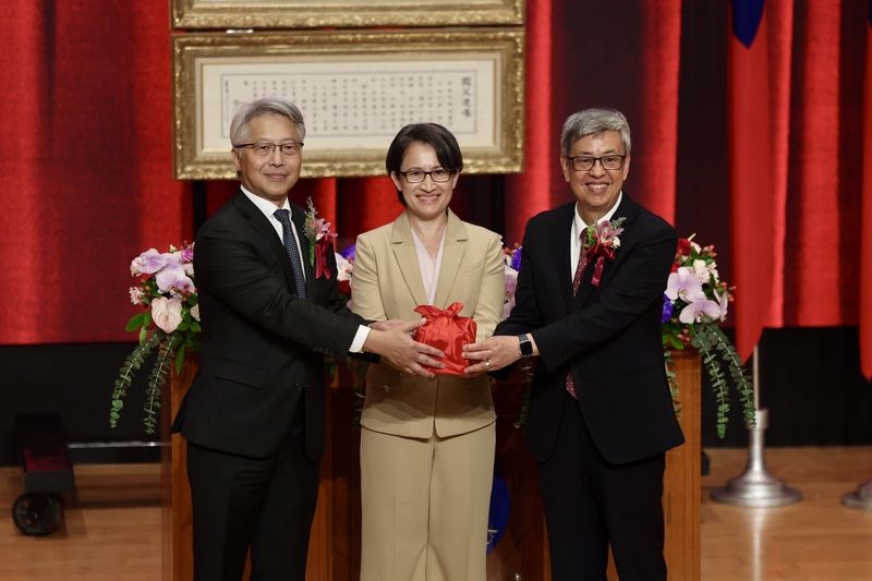 陳建仁接掌中研院 蕭美琴:帶領台灣學術持續閃耀世界