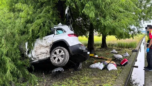 老翁宜蘭開車自撞護欄　1死4傷