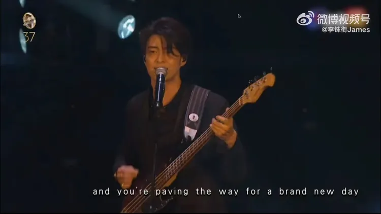 李銖銜在金曲獎表演Rap驚豔台灣觀眾。翻攝李銖銜微博