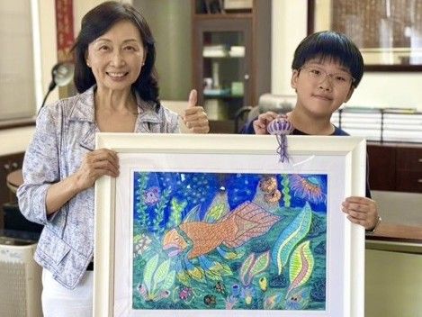 慢飛生命鬥士!鳳翔國小陳彥羲獲總統教育獎 小六畫家通過劍橋英語B1檢定