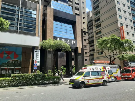 板橋工人清洗游泳池吸入不明氣體　3人中毒送醫