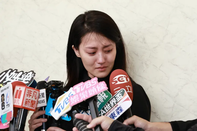 顏曉筠情緒崩潰。彭欣偉攝