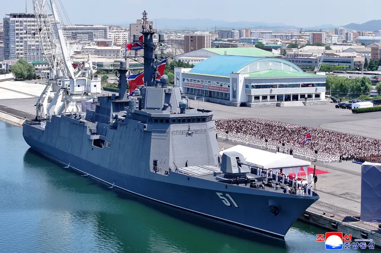 南韓軍事專家推測北韓自製驅逐艦獲得俄國技術協助。路透社