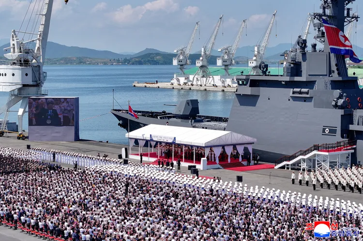 5000噸級的「崔賢號」被南韓媒體比喻為「北韓版神盾艦」。路透社