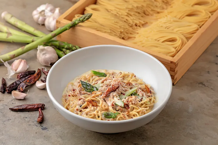 蒜辣蟹肉奶油麵。業者提供