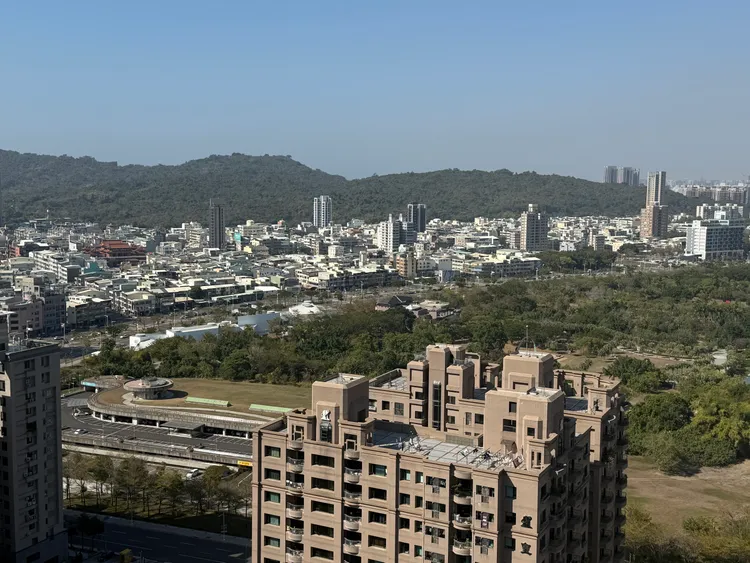 央行3月信用管制微鬆綁，讓近期交易量有所回升，但市場仍在低谷。葉家銘攝