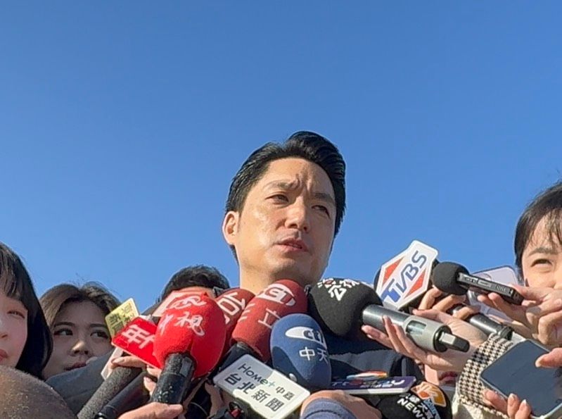 蔣萬安讓公務員週末加班搞政治攻防!沈伯洋:拿局處打選戰令人憂心