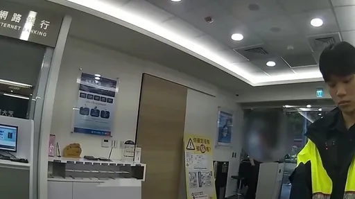 借「友人」20萬元償還地下錢莊債務？警攔阻守住他積蓄