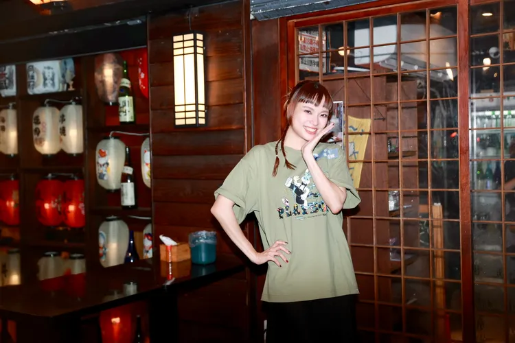 吳倍雅今凌晨開心出席慶功宴。吳蓓雅工作室提供