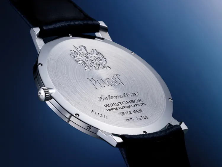 錶背同時鐫刻著PIAGET世家家徽與Wristcheck標誌。品牌提供