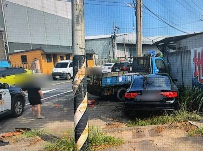 自撞現場。蘆竹警分局提供