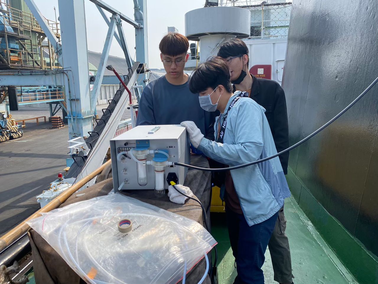 全球限硫後港口空氣乾淨了嗎?低硫燃油還不夠 中山大學揭港區空汙新隱憂