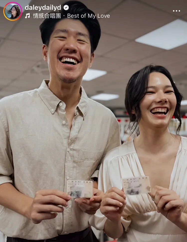 紀培慧和老公露出幸福笑容。翻攝自紀培慧IG