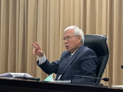 央行利率連9凍非一致決議！楊金龍揭2理事主張升息　原因曝光