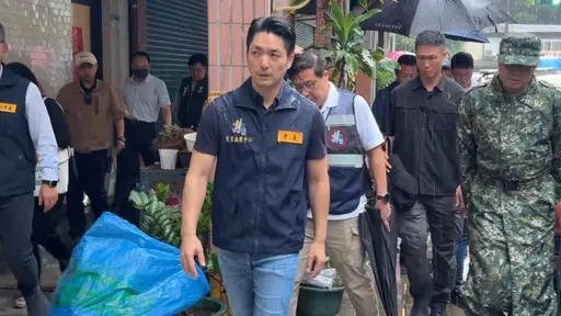 藍委救蔣？找中央考察內湖淹水　簡舒培：認為蔣萬安無能笨蛋