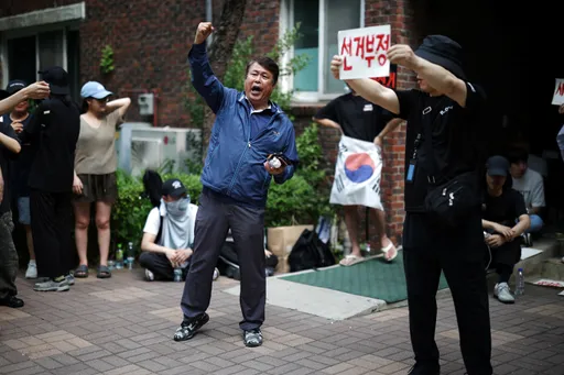 選舉驚見奧步？韓國民眾怒了！包圍投票所高喊：改用台灣方式