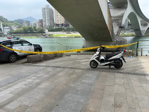 碧潭西岸水面漂浮人影嚇壞民眾！　警消打撈確認女性遺體