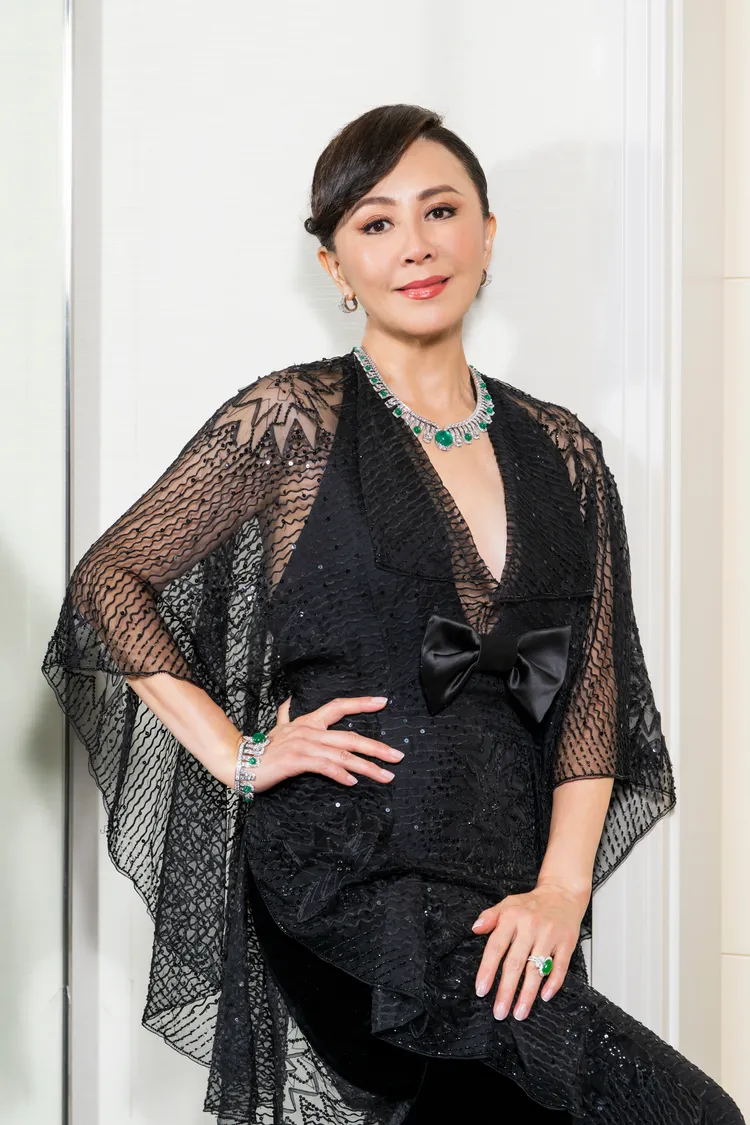 劉嘉玲身著Giorgio Armani Privé 高級訂製禮服。品牌提供