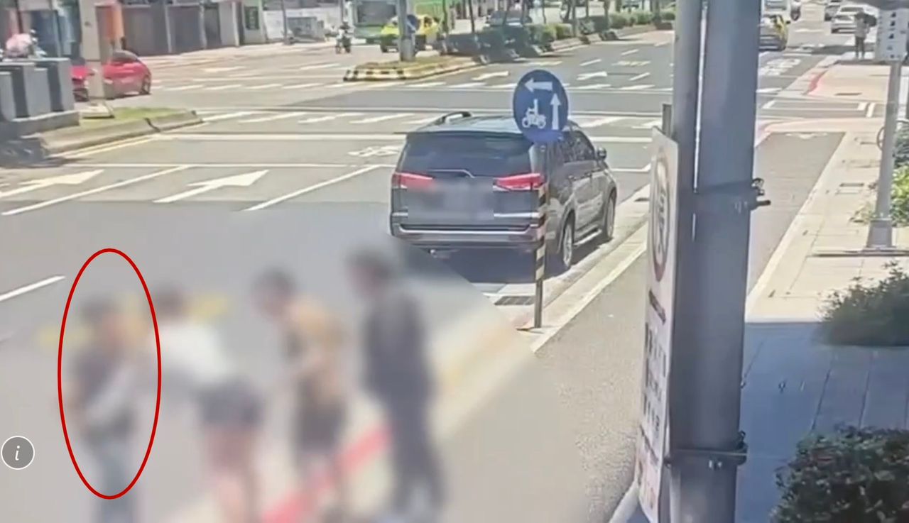 KTV帳單太貴翻臉!醉漢不爽他「稱兄道弟」 當街揮刀傷人這下慘了