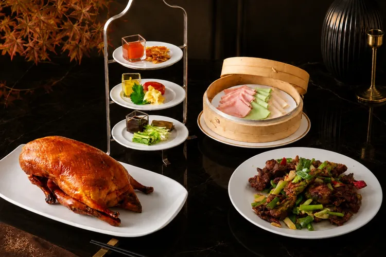 週一、週二限定「櫻桃片皮鴨一鴨二吃」。福容大飯店提供