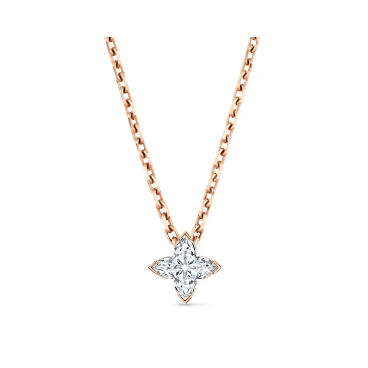 LV Diamonds吊墜，配LV Monogram Star 切割鑽石，起始價12萬7000 (價格隨鑽石克拉數變動)。品牌提供