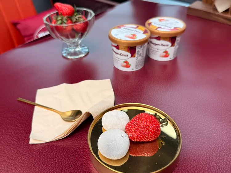 「草莓麻糬」冰淇淋以酸甜草莓為主調，融入Q彈的小麻糬，在綿密口感之外，多了療癒的咀嚼感。陳揚盛攝