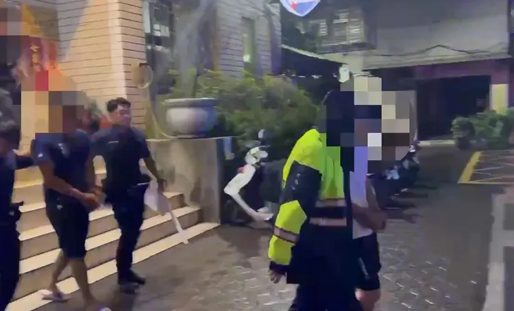 警方將許男等3人移送。翻攝畫面