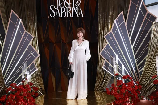 陳美鳳深V現身白家綺婚宴！被問紅包金額這樣說