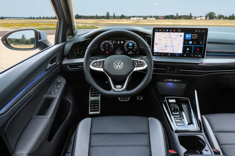 全車系搭載新世代數位座艙與IQ.DRIVE智能駕駛輔助系統，兼顧科技便利性、安全性與駕馭樂趣。業者提供