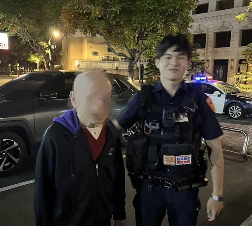 80歲失智老翁深夜走失　桃警4小時尋獲助返家