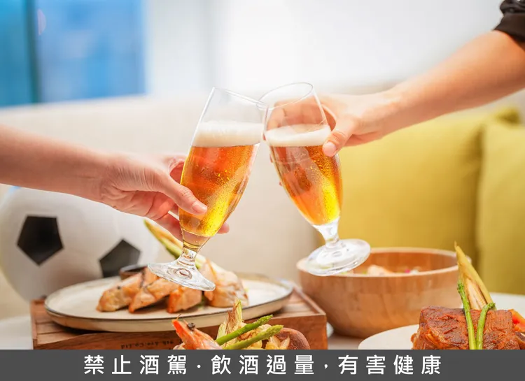 館內餐廳推出指定啤酒買1送1。高雄和逸提供
