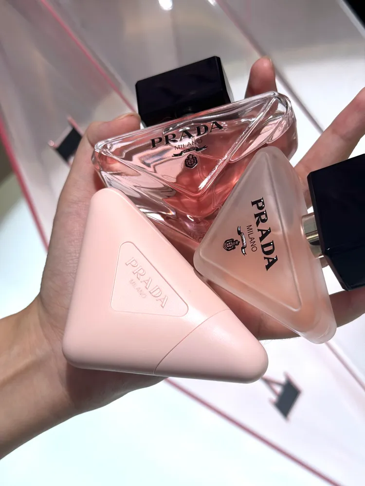 PRADA Beauty唯我莫測奢潤護手霜，50ml／2100元；唯我莫測髮香噴霧，30ml／2150元；唯我莫測淡香精，50ml／4750元。張家玲攝