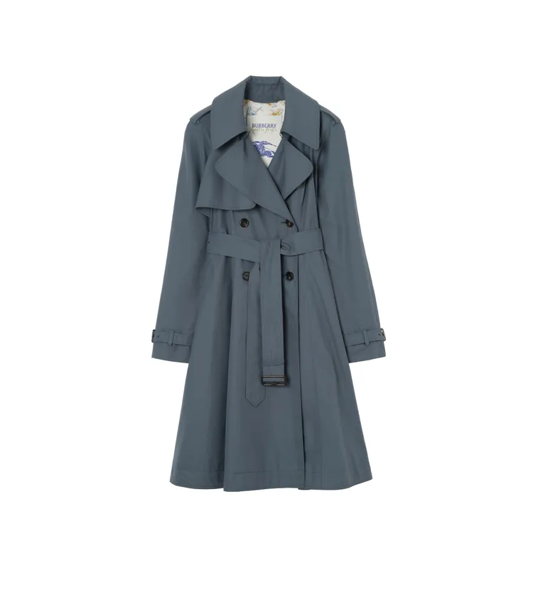 Burberry航海藍長版熱帶Gabardine材質Pembury風衣，11萬9000元。品牌提供