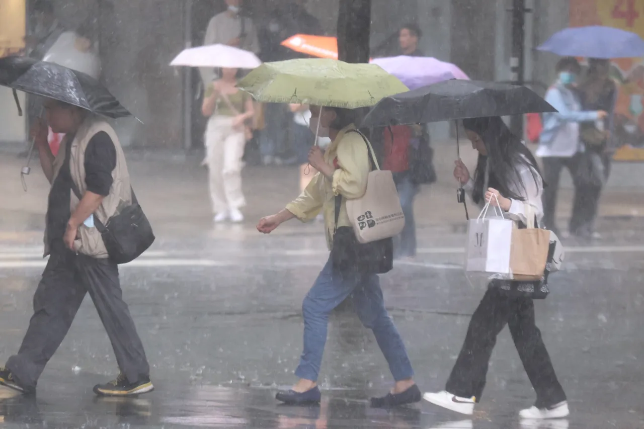 全台連日大雨今達高峰　高屏山區慎防豪雨以上降雨