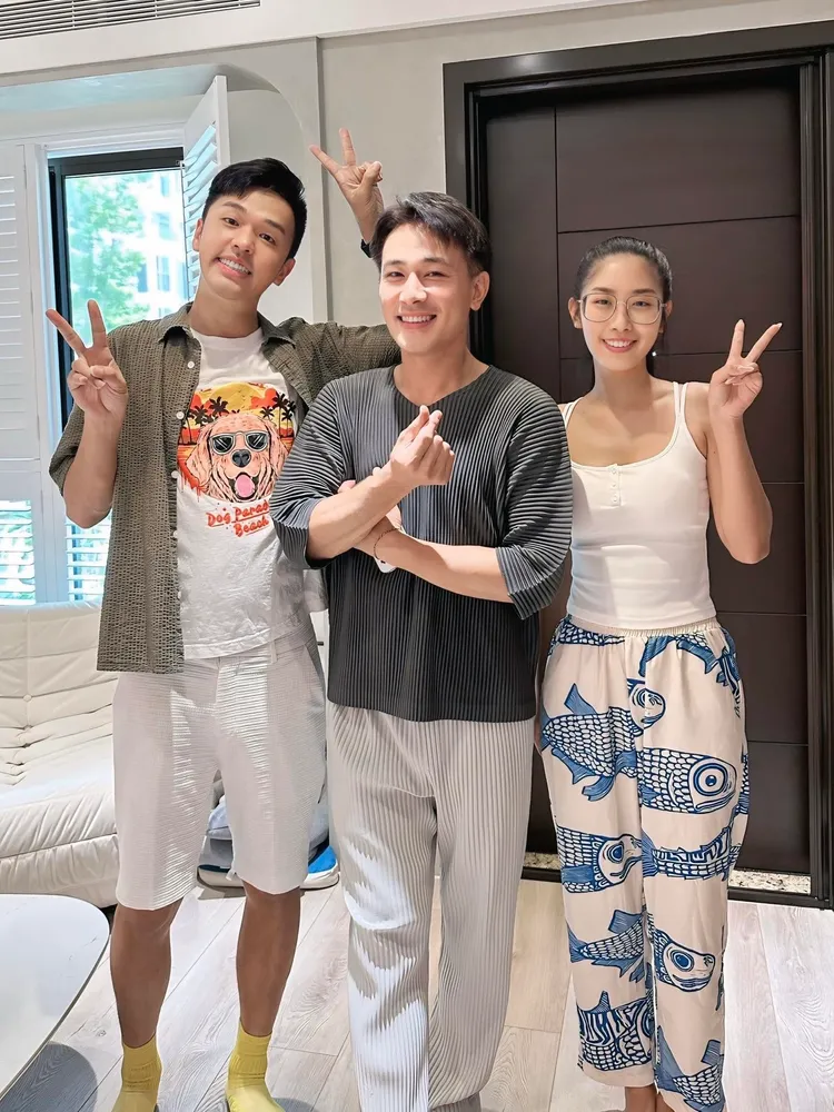 香蕉夫妻與傅子純（中）。翻攝自香蕉王俊傑臉書