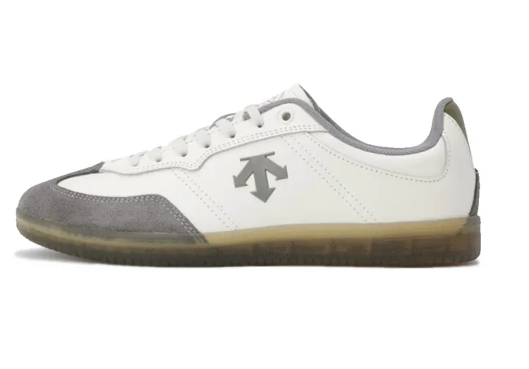 DESCENTE EDGE COURT VINTAGE 中性 運動休閒鞋，4280元。品牌提供
