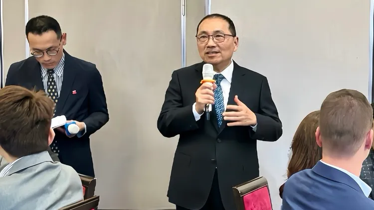 侯友宜芝加哥晚宴會見美方政商代表並發表談話。新聞局提供