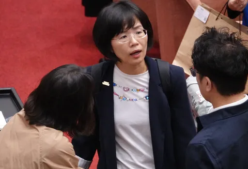 蘇巧慧「家族違法鍊金」證據曝光！黃國昌：赤裸裸從國庫搬錢