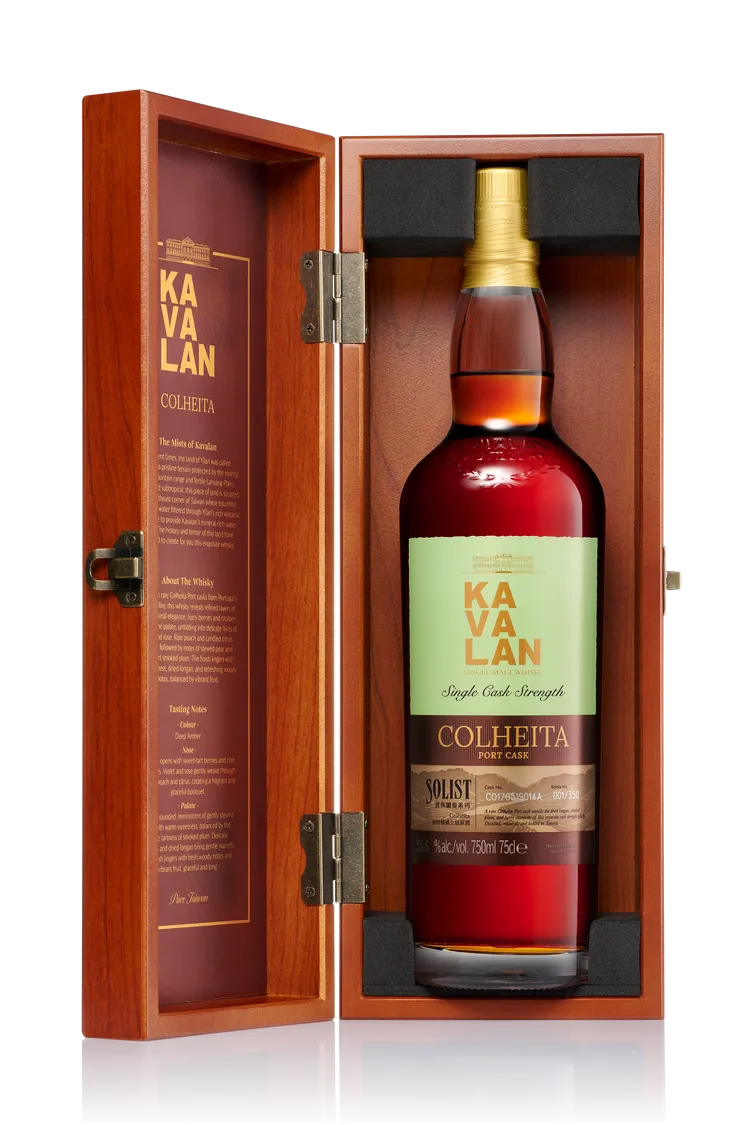 噶瑪蘭新品售價1萬2000元、容量750ml，原酒依每一桶強度不同，介於50-59.9%之間。金車噶瑪蘭提供