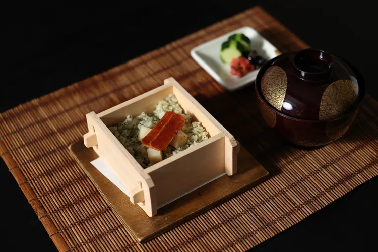 食事  唐墨 煎茶蒸籠御飯。業者提供